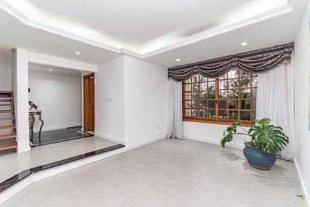 Casa para alugar com 311m², 4 quartos e 4 vagas