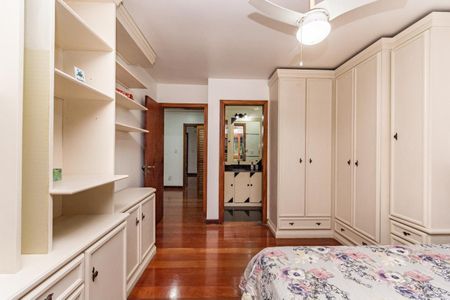 Casa para alugar com 311m², 4 quartos e 4 vagas