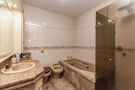 Casa para alugar com 4 quartos, 311m² em Chácara das Pedras, Porto Alegre