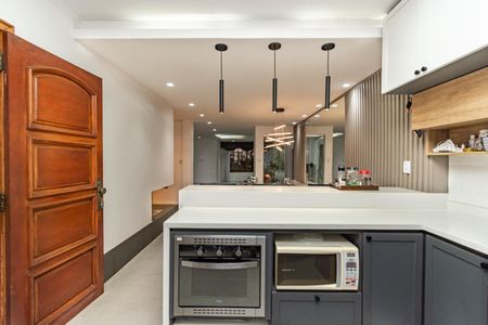 Casa para alugar com 311m², 4 quartos e 4 vagas