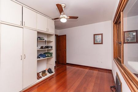 Casa para alugar com 311m², 4 quartos e 4 vagas