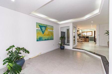 Casa para alugar com 4 quartos, 311m² em Chácara das Pedras, Porto Alegre