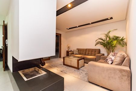 Casa para alugar com 311m², 4 quartos e 4 vagas