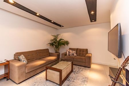 Casa para alugar com 4 quartos, 311m² em Chácara das Pedras, Porto Alegre