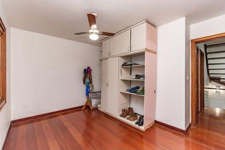 Casa para alugar com 4 quartos, 311m² em Chácara das Pedras, Porto Alegre