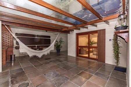 Casa para alugar com 311m², 4 quartos e 4 vagas