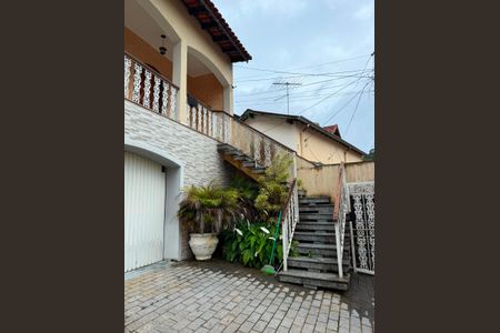 Área externa de casa à venda com 3 quartos, 203m² em Vila Irmaos Arnoni, São Paulo