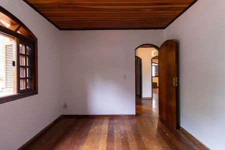 Casa para alugar com 450m², 5 quartos e 4 vagas Casa para alugar com 450m², 5 quartos e 4 vagasQuarto 1