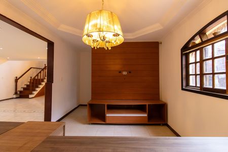 Casa para alugar com 450m², 5 quartos e 4 vagas Casa para alugar com 450m², 5 quartos e 4 vagasSala 2