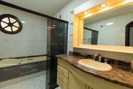 Casa para alugar com 450m², 5 quartos e 4 vagas Casa para alugar com 450m², 5 quartos e 4 vagasBanheiro do Quarto 4 - Suite Master