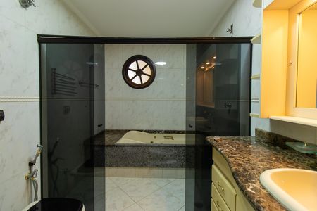 Casa para alugar com 450m², 5 quartos e 4 vagas Casa para alugar com 450m², 5 quartos e 4 vagasBanheiro do Quarto 4 - Suite Master