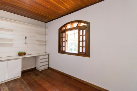 Casa para alugar com 450m², 5 quartos e 4 vagas Casa para alugar com 450m², 5 quartos e 4 vagasQuarto 2