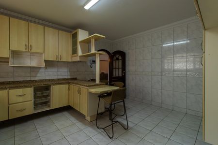Casa para alugar com 450m², 5 quartos e 4 vagas Casa para alugar com 450m², 5 quartos e 4 vagasCozinha - Armários