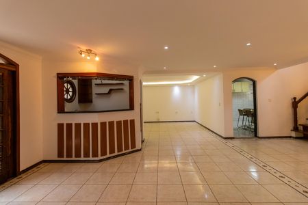 Casa para alugar com 450m², 5 quartos e 4 vagas Casa para alugar com 450m², 5 quartos e 4 vagasSala