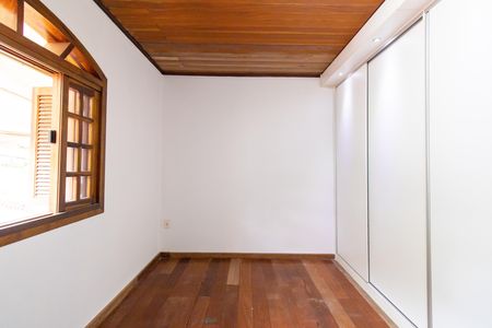 Casa para alugar com 450m², 5 quartos e 4 vagas Casa para alugar com 450m², 5 quartos e 4 vagasQuarto 2