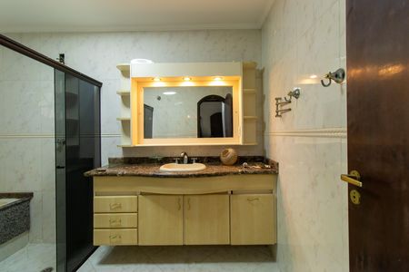 Casa para alugar com 450m², 5 quartos e 4 vagas Casa para alugar com 450m², 5 quartos e 4 vagasBanheiro do Quarto 4 - Suite Master