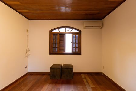 Casa para alugar com 450m², 5 quartos e 4 vagas Casa para alugar com 450m², 5 quartos e 4 vagasQuarto 3