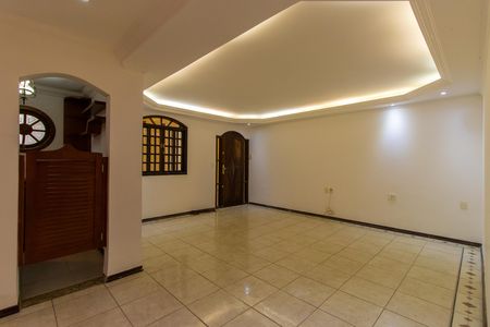 Casa para alugar com 450m², 5 quartos e 4 vagas Casa para alugar com 450m², 5 quartos e 4 vagasSala