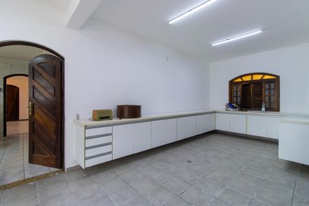 Casa para alugar com 450m², 5 quartos e 4 vagas Casa para alugar com 450m², 5 quartos e 4 vagasÁrea de Serviço