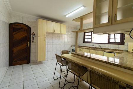 Casa para alugar com 450m², 5 quartos e 4 vagas Casa para alugar com 450m², 5 quartos e 4 vagasCozinha