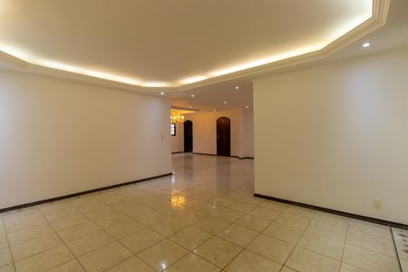 Sala de casa para alugar com 5 quartos, 450m² em Jardim Barbacena, Cotia