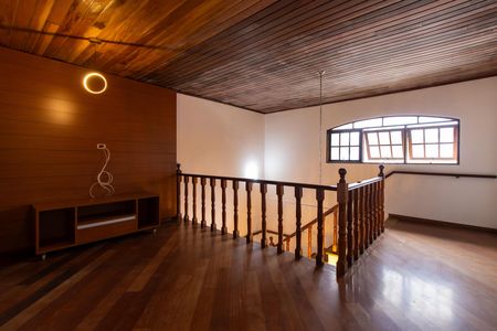 Casa para alugar com 450m², 5 quartos e 4 vagas Casa para alugar com 450m², 5 quartos e 4 vagasEspaço Andar superior