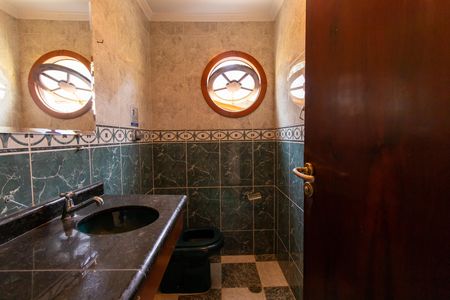 Casa para alugar com 450m², 5 quartos e 4 vagas Casa para alugar com 450m², 5 quartos e 4 vagasLavabo