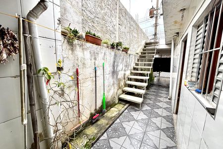 Quintal de casa à venda com 3 quartos, 120m² em Jardim Laone, São Paulo
