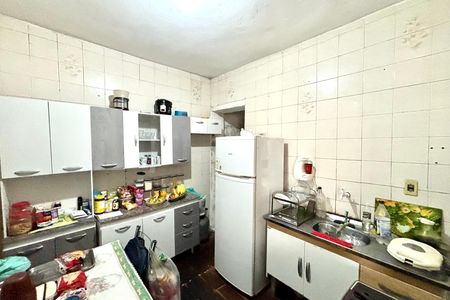Cozinha de casa à venda com 3 quartos, 120m² em Jardim Laone, São Paulo