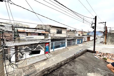 Varanda de casa à venda com 3 quartos, 120m² em Jardim Laone, São Paulo