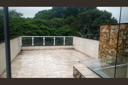 Casa à venda com 3 quartos, 287m² em Vila Nhocuné, São Paulo