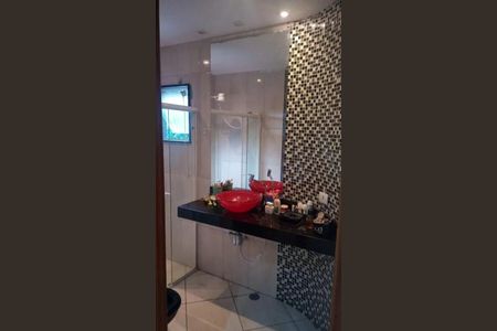 Casa à venda com 3 quartos, 287m² em Vila Nhocuné, São Paulo