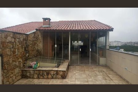 Casa à venda com 3 quartos, 287m² em Vila Nhocuné, São Paulo
