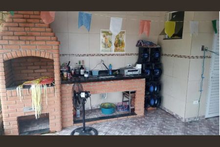 Casa à venda com 3 quartos, 287m² em Vila Nhocuné, São Paulo