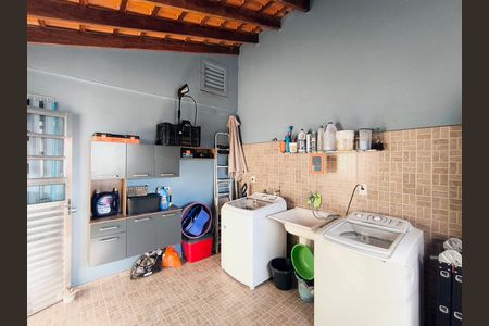 Casa à venda com 2 quartos, 272m² em Setor Industrial, Jundiaí