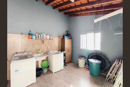 Casa à venda com 2 quartos, 272m² em Setor Industrial, Jundiaí