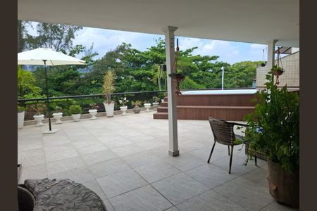 Apartamento à venda com 213m², 3 quartos e 2 vagas