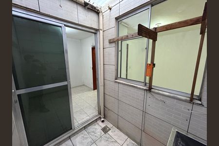 Casa para alugar com 50m², 2 quartos e 1 vagaÁrea de Serviço