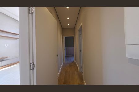 Casa à venda com 162m², 3 quartos e 2 vagas Casa à venda com 162m², 3 quartos e 2 vagasCorredor quartos