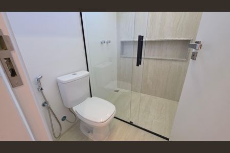 Casa à venda com 162m², 3 quartos e 2 vagas Casa à venda com 162m², 3 quartos e 2 vagasBanheiro semi suíte