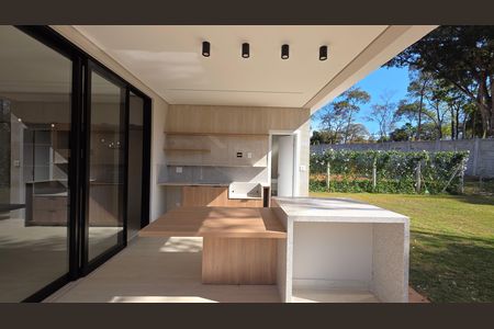 Casa à venda com 162m², 3 quartos e 2 vagas Casa à venda com 162m², 3 quartos e 2 vagasCozinha