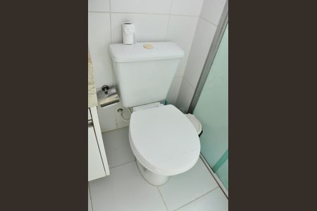 Apartamento à venda com 48m², 2 quartos e 1 vaga Apartamento à venda com 48m², 2 quartos e 1 vagaDetalhe - Banheiro Social