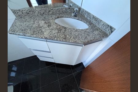 Banheiro da Suíte 1 de apartamento para alugar com 4 quartos, 153m² em Recreio dos Bandeirantes, Rio de Janeiro