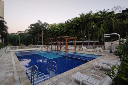 Apartamento à venda com 75m², 2 quartos e 1 vaga Apartamento à venda com 75m², 2 quartos e 1 vagaÁrea comum - Piscina