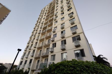 Apartamento à venda com 75m², 2 quartos e 1 vaga Apartamento à venda com 75m², 2 quartos e 1 vagaFachada do bloco