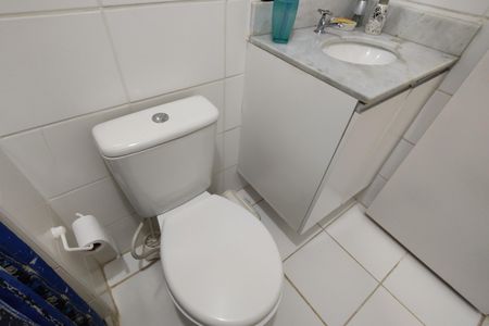 Apartamento à venda com 75m², 2 quartos e 1 vaga Apartamento à venda com 75m², 2 quartos e 1 vagaBanheiro Social