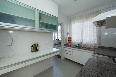 Apartamento para alugar com 155m², 4 quartos e 3 vagasCOZINHA
