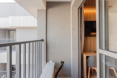 Varanda de kitnet/studio para alugar com 1 quarto, 25m² em Pinheiros, São Paulo