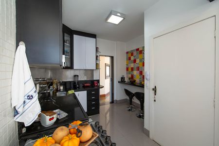 Apartamento à venda com 110m², 3 quartos e 2 vagas Apartamento à venda com 110m², 3 quartos e 2 vagasCOZINHA