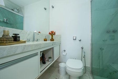 Apartamento à venda com 110m², 3 quartos e 2 vagas Apartamento à venda com 110m², 3 quartos e 2 vagasBANHEIRO1